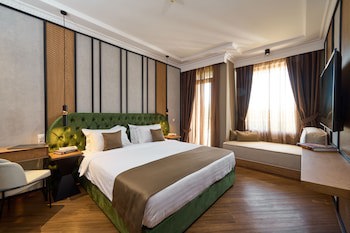 Royal Hotel