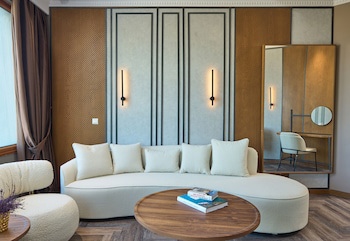 Royal Hotel