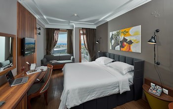 Royal Hotel