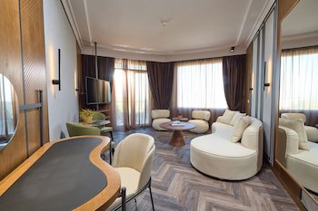 Royal Hotel