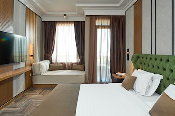 Royal Hotel