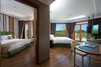 Royal Hotel