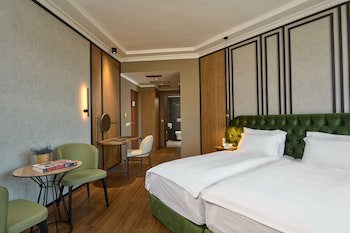 Royal Hotel