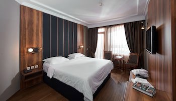 Royal Hotel