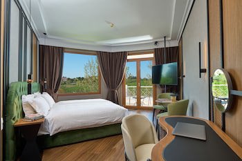 Royal Hotel
