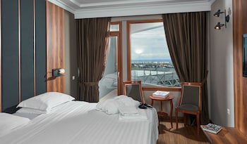 Royal Hotel