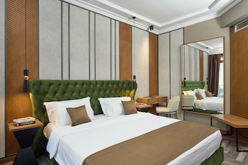 Royal Hotel