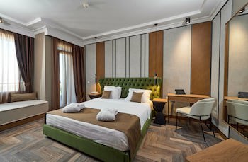Royal Hotel