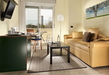 Astoria Suite Hotel galeri fotoğrafı