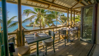 Le Peninsula Bay Beach Resort