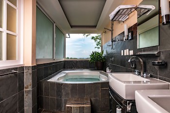 Gaia Hotel And Reserve - Adults Only
