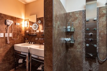Gaia Hotel And Reserve - Adults Only