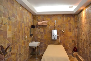 Gaia Hotel And Reserve - Adults Only
