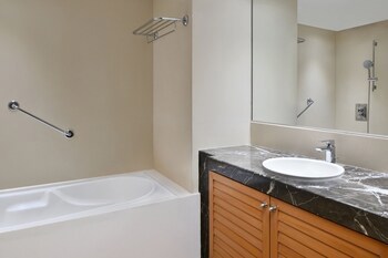 Courtyard By Marriott Chennai
