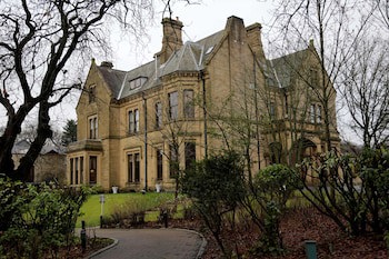 The Oaks Hotel