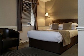 The Oaks Hotel