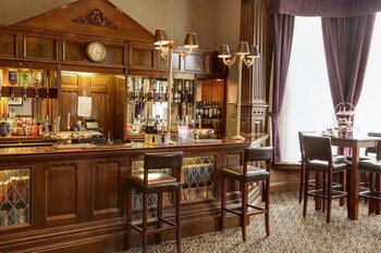 The Oaks Hotel