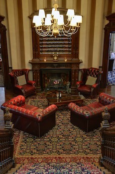 The Oaks Hotel