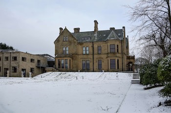 The Oaks Hotel
