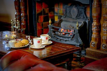 The Oaks Hotel