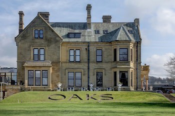 The Oaks Hotel