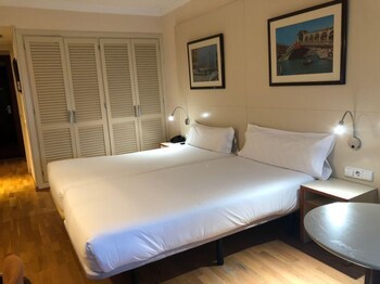 Hotel Urpi