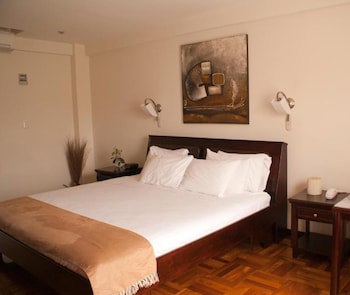 Hotel Plaza Real Suites & Apartments
