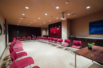 Peakture Hotel Bucharest