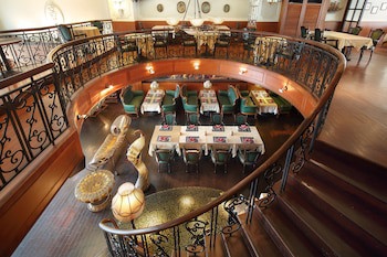Grand Boss Hotel