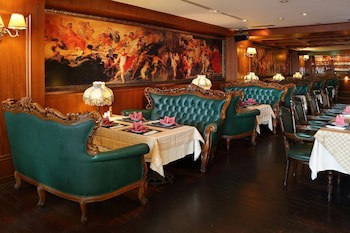 Grand Boss Hotel