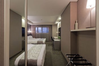 Harbor View Hotel
