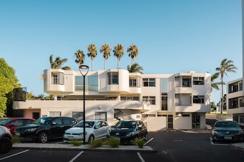 Carnmore Hotel Takapuna
