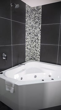 Carnmore Hotel Takapuna