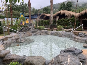 Yawan Spa Hotel