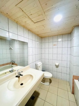 Yawan Spa Hotel