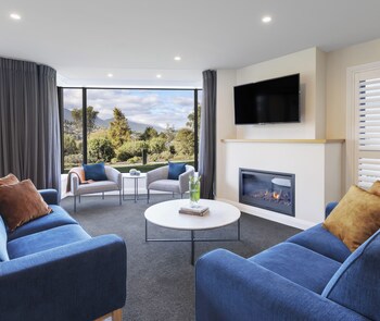 Oaks Queenstown Shores Resort