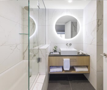 Oaks Queenstown Shores Resort
