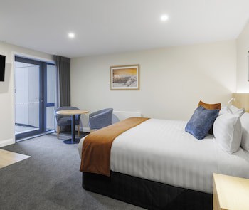 Oaks Queenstown Shores Resort