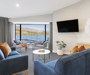 Oaks Queenstown Shores Resort