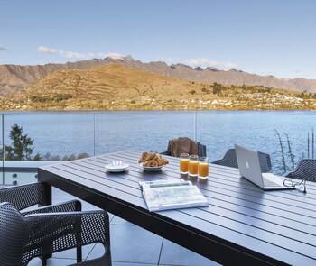 Oaks Queenstown Shores Resort