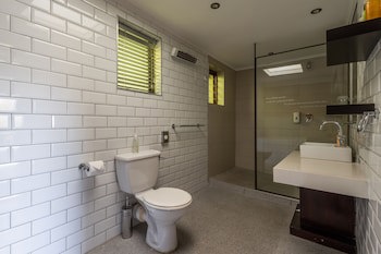Hog Hollow Country Lodge