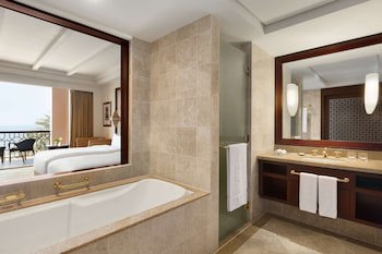 Shangri-La Barr Al Jissah, Muscat