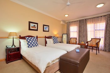 Centurion Golf Suites Boca Walk