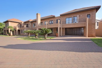 Centurion Golf Suites Boca Walk