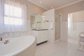 Centurion Golf Suites Boca Walk