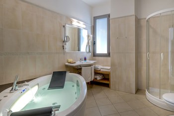 Hotel Sovrana & Re Aqva SPA galeri fotoğrafı