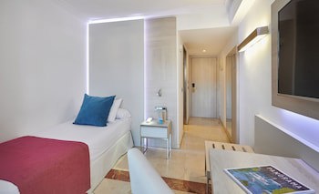 Grupotel Acapulco Playa - Adults Only