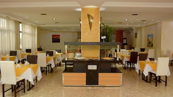 Oasis Hotel & Spa