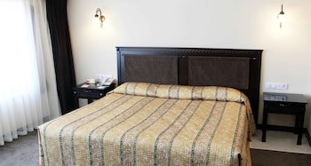 Grand Mir Hotel
