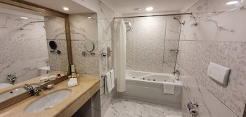Grand Mir Hotel